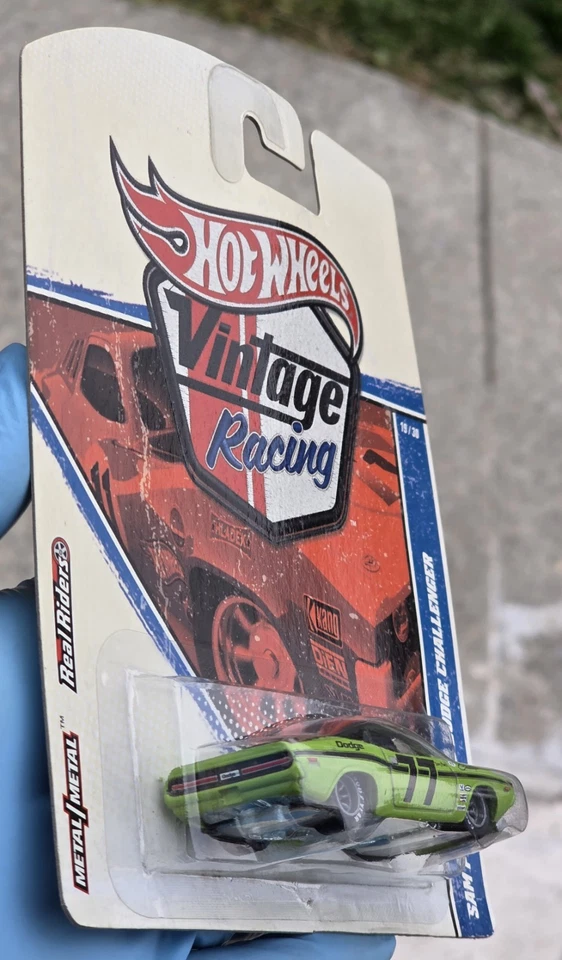Dodge Challenger 2011 Hot Wheels vintage carreras Sam Posey's 70. Foto 3 de 4