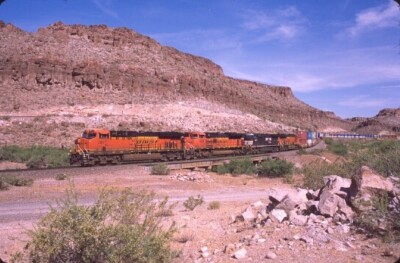BNSF 7071 ES44C4 KINGMAN CANYON AZ ORIGINAL SLIDE 06-03-22 T2-4