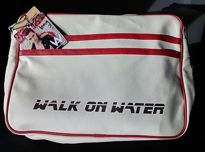 Walk on Water Messenger Bag Notebooktasche Boarding Bag 15 H weiss/creme-rot NEU
