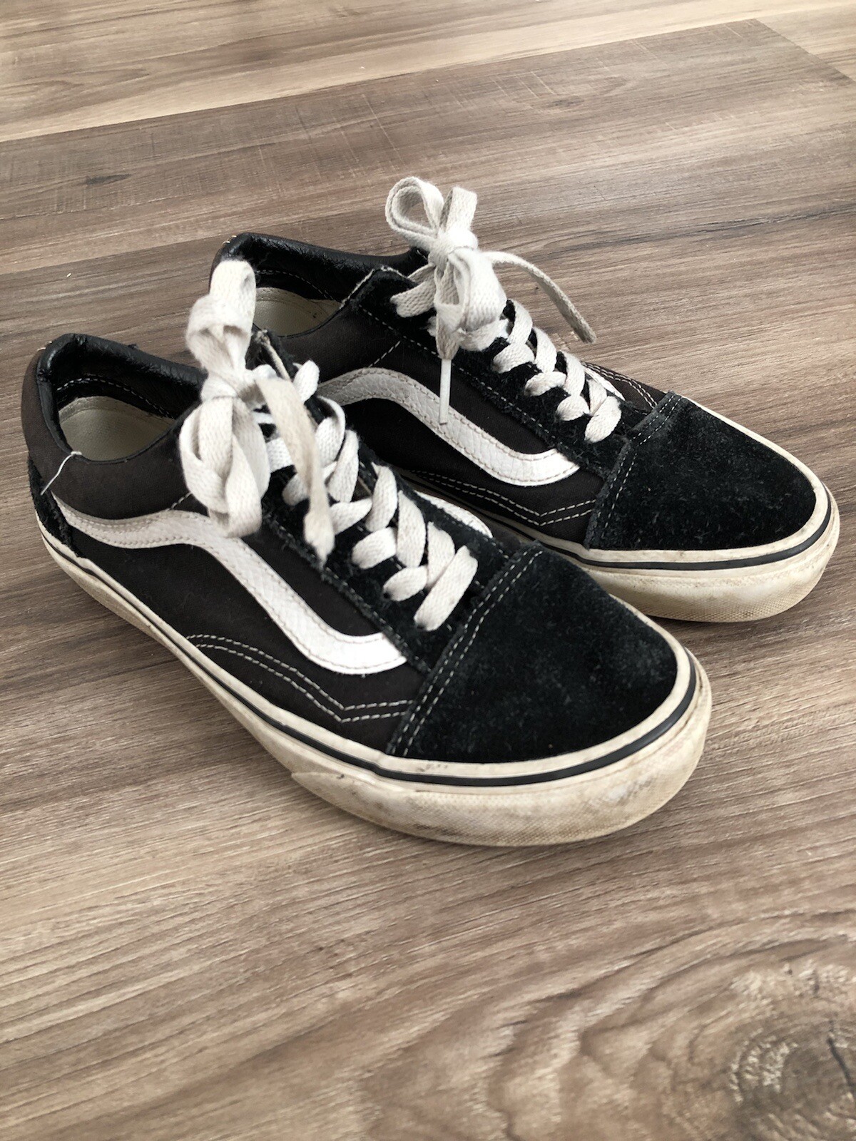 VANS Black Suede Canvas White Leather Sneakers Men 4 Women 5.5