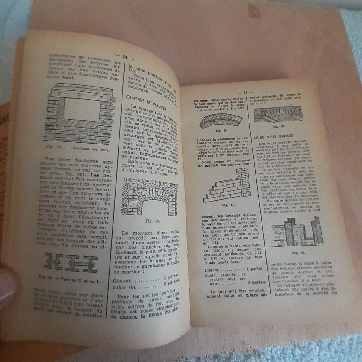 Lot Livres Jaunes : Menuiserie, Peinture, Maçonnerie – Guides Pratiques Anciens