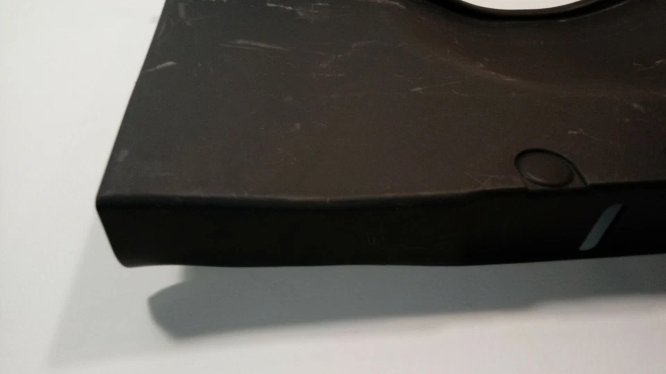 2001 2002 2003 2004 2005 Mitsubishi Eclipse Spyder багажник порог крышка панели Q0X1 - Изображение 3 из 4