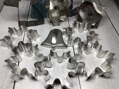 Lot 11 Vintage Tin Cookie Cutters Christmas, Santa, Gingerbread Family, Stars - Picture 5 of 5