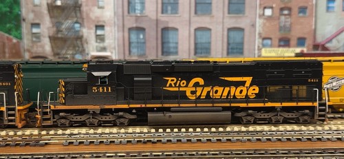 9 HO Athearn Rio Grande/Missouri Pacific SD40T-2’s GP50’s GP38-2’s Weathered - Picture 8 of 12