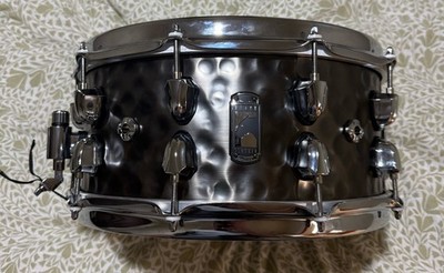 Mapex Black Panther Persuader Snare - 14'' x 6.5'' - Hammered Brass - Excellent