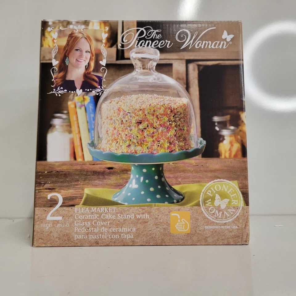 Mini soporte para cupcakes de cerámica The Pioneer Woman Flea Market con cubierta de vidrio Foto 4 de 4