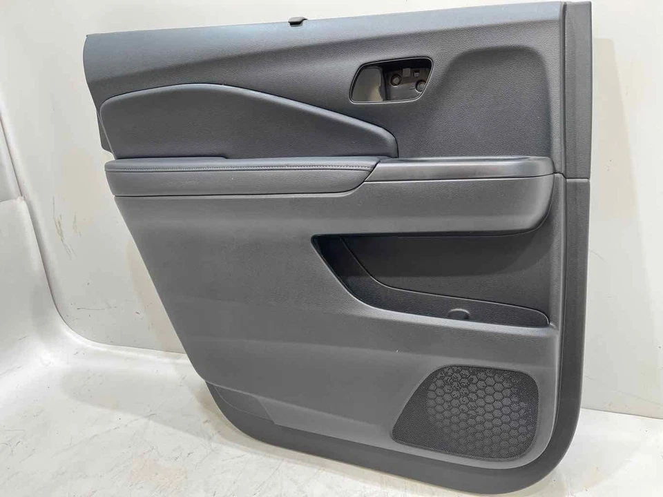 Se adapta a 19-23 HONDA PASSPORT Panel de moldura de puerta de conductor trasero izquierdo con parasol negro OEM Foto 2 de 4