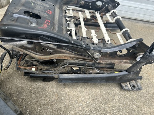 14-19 chevy Silverado Sierra Front Left Driver 8 Way Power Seat Track OEM - Foto 4 di 10