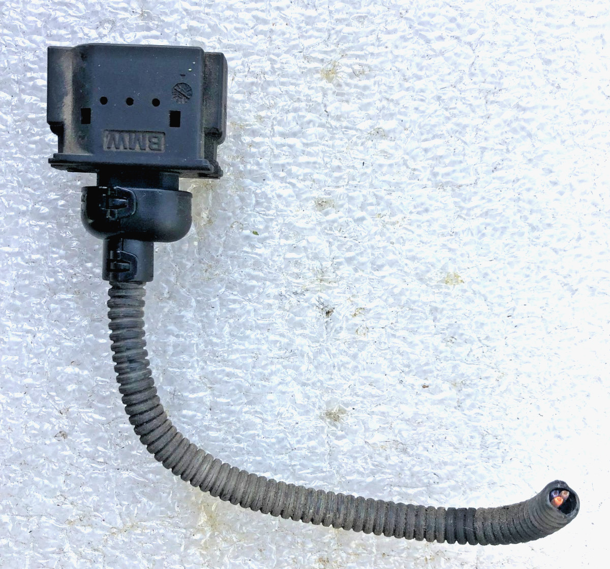 GENUINE BMW ENGINE OIL LEVEL SENSOR CONNECTOR PIGTAIL OEM