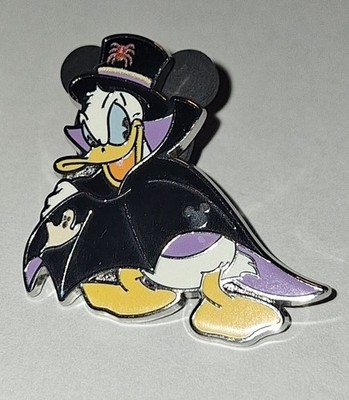 New! Hidden Mickey 2025 WDW Halloween Donald Duck Holiday series pin