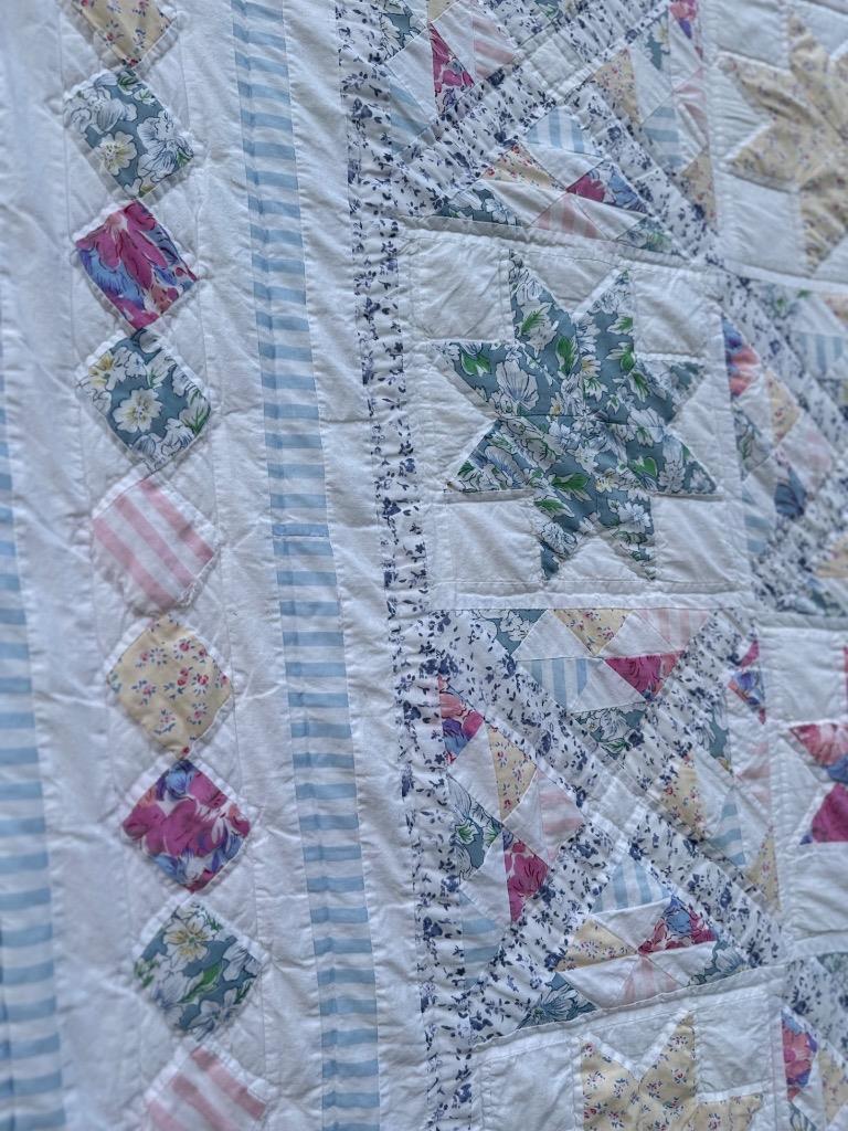 FINE VINTAGE COUNTRY FARMHOUSE LAMOYNE STARS UNDERSEA STARS PATCHWORK OLD QUILT