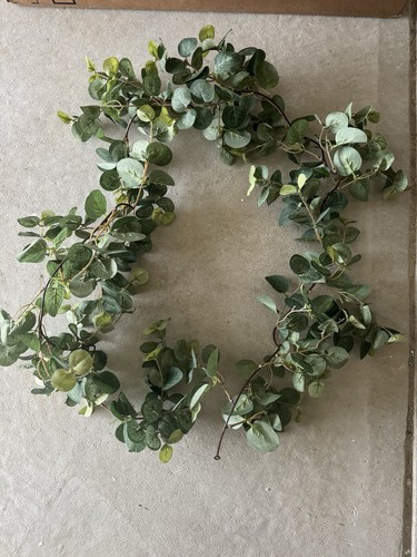 2 PCS-70” Artificial Vine / 64” Daisy Garland Hanging Plants Home Wedding Decor - Picture 8 of 10
