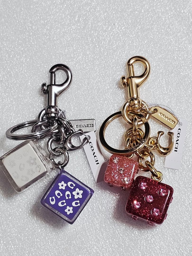 COACH グリッター ボール型キーホルダー Coach Dice Cluster Bag Charm Keychain In Gold Pink Glitter