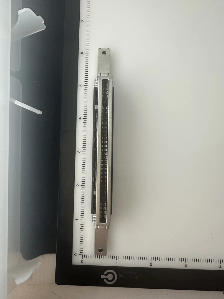 Original OEM Super Nintendo SNES 62 Pin Connector  - Image 4 of 4