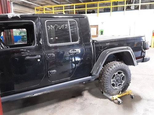 Jeep JT Gladiator OEM Rear Seat USB Power Ports 68271567AB 2020-2023 146763 - Picture 12 of 24