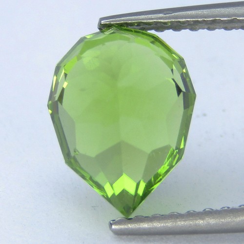 2.60Cts Gorgeous Natural Green Peridot Nice Fancy Pear Cut Loose Gemstone - Picture 4 of 6