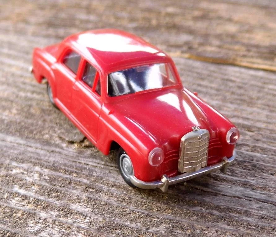 Mercedes 180 W120 Ponton - 1:87 von Brekina