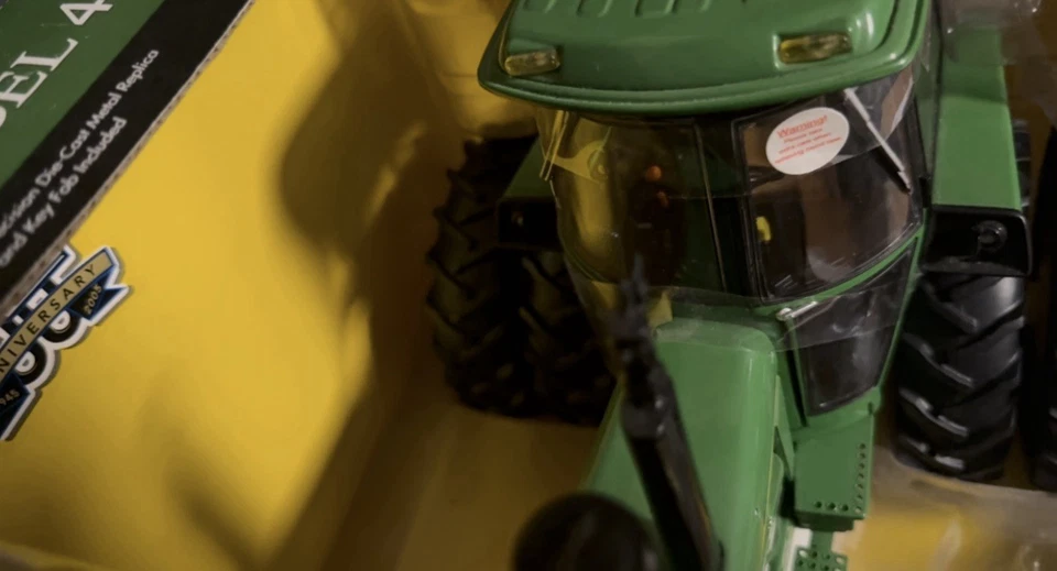 ERTL ESCALA 1/16 LLAVE DE PRECISIÓN SERIE #1 TRACTOR JOHN DEERE MODELO 4430 - ¡NUEVO EN CAJA! Foto 3 de 4