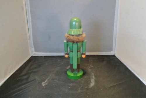 Vintage Erzgebirge Green Forester Wooden Nutcracker - Picture 3 of 4