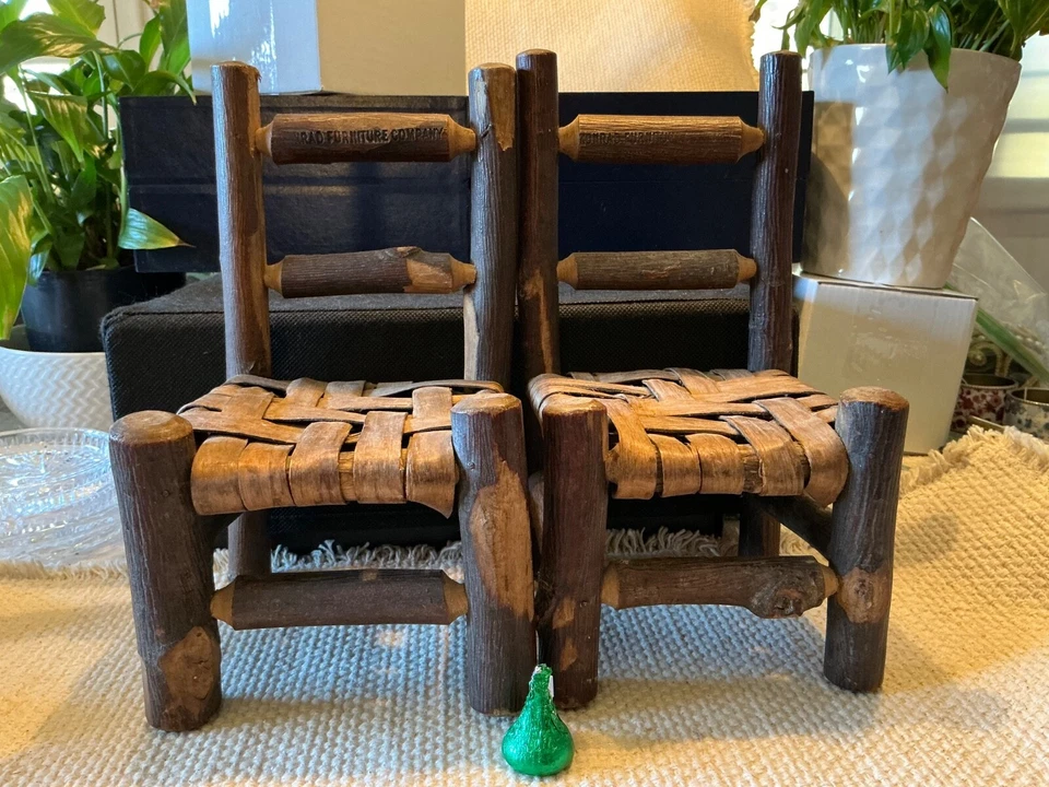 Vendedor Amostra 2 Cadeiras Galho Madeira ASSINADO 1942 KONRAD Móveis COUNTY FAIR - Imagem 3 de 4