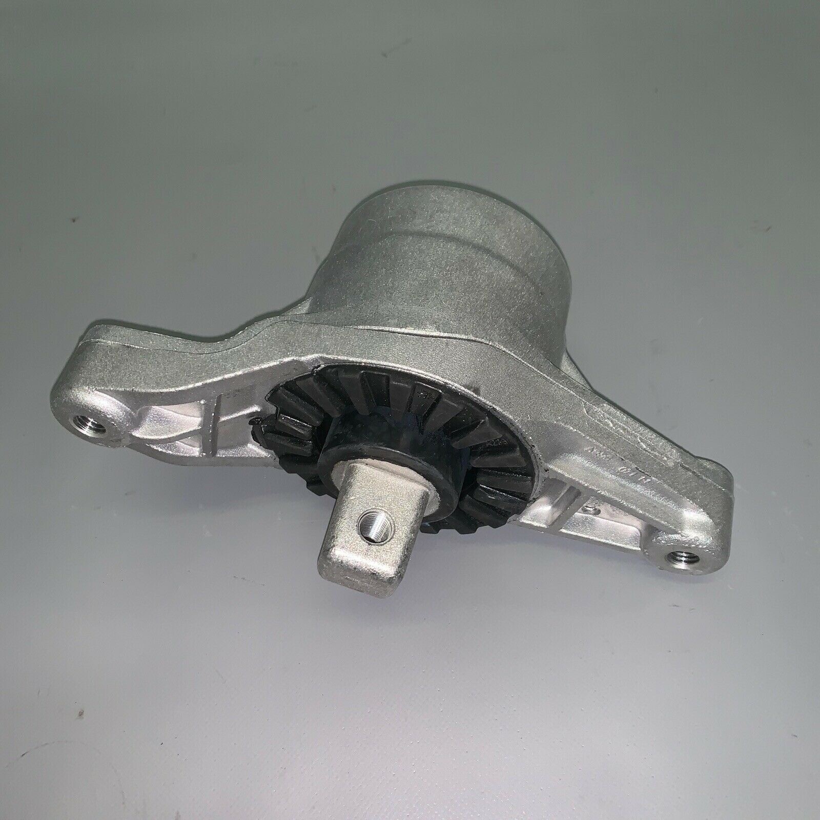 MASERATI GHIBLI RIGHT ENGINE MOUNT BUSHING 2014 2015 2016 2017 OEM