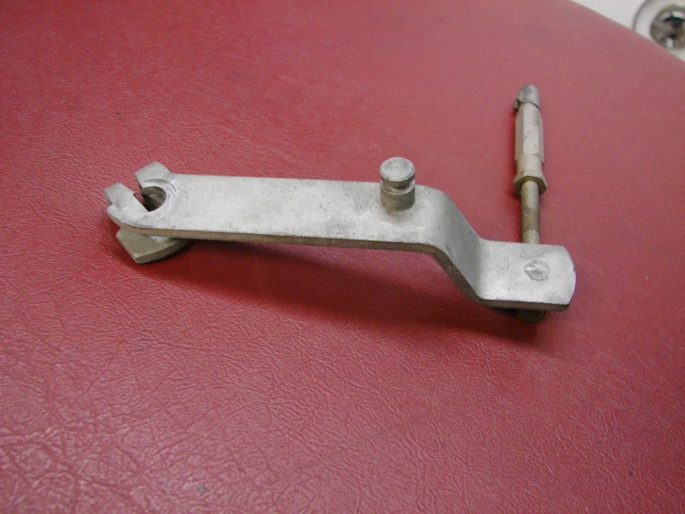 58 PONTIAC BONNEVILLE INYECCIÓN DE COMBUSTIBLE FI ACOPLAMIENTO DEL ACELERADOR Foto 3 de 4