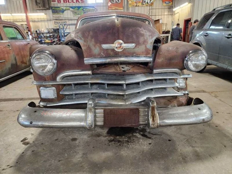 1950 CHRYSLER WINDSOR RIGHT FRONT SPINDLE/KNUCKLE 1012998 - Image 3 of 4