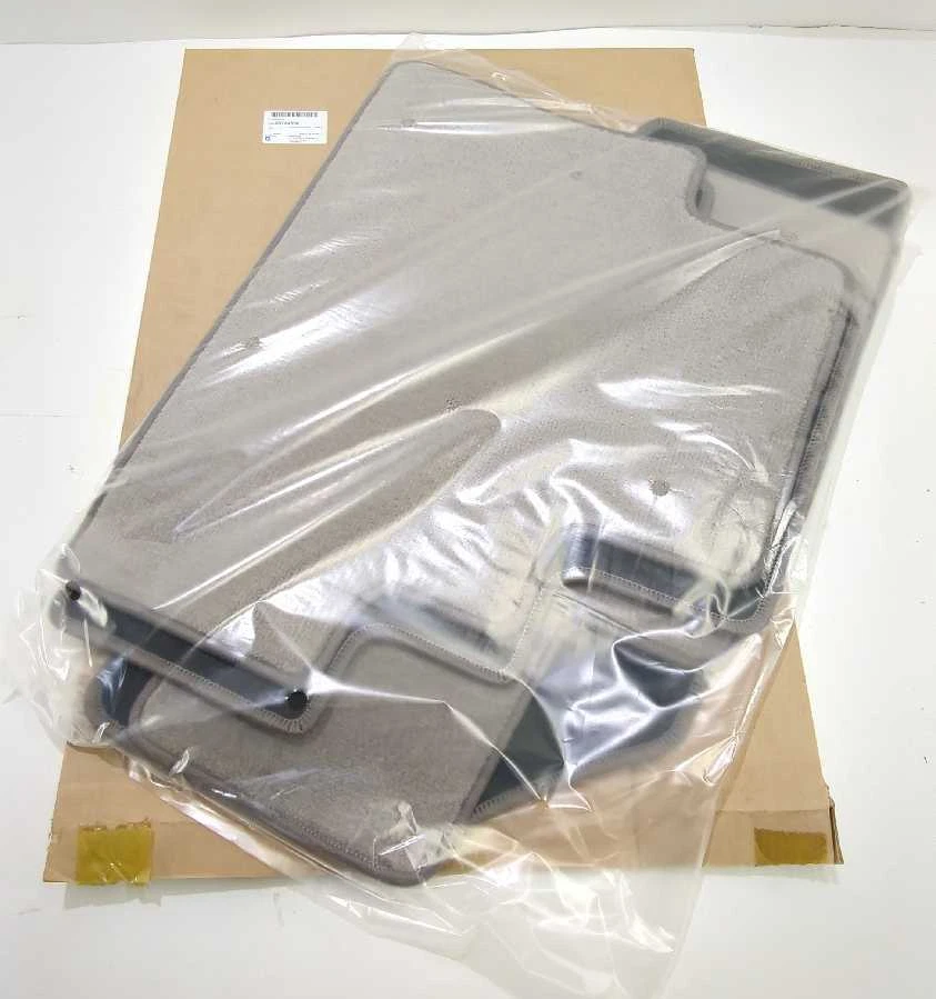 New OEM genuine GM Floor Mats Carpeted grey 2006-2010 Saturn Vue 4pc 93744556 - Image 2 of 4