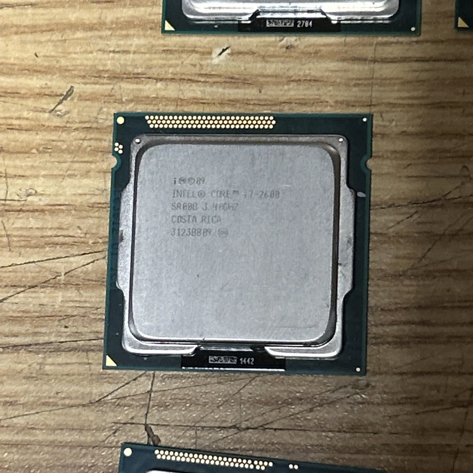 Lot of 11 Intel CPUs Core i5-2400s i5-2500s i5-2500 i7-2600 i3-4330 i5-3550 - Image 4 of 4