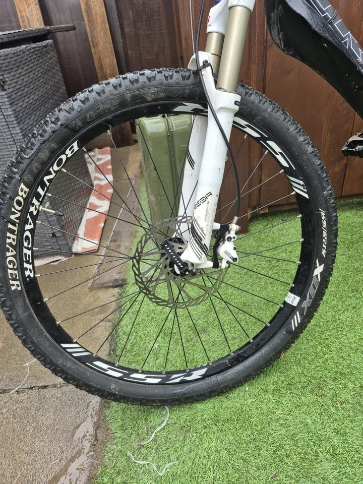 Trek Elite 9.7 Carbon Hardtail Mountain Bike - Image 3 of 4