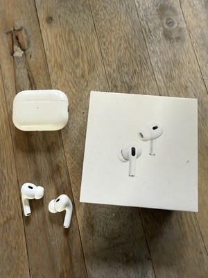 Apple AirPods Pro 2nd Generation-W/MagSafe Case Lightning-AWESOME Condition READ