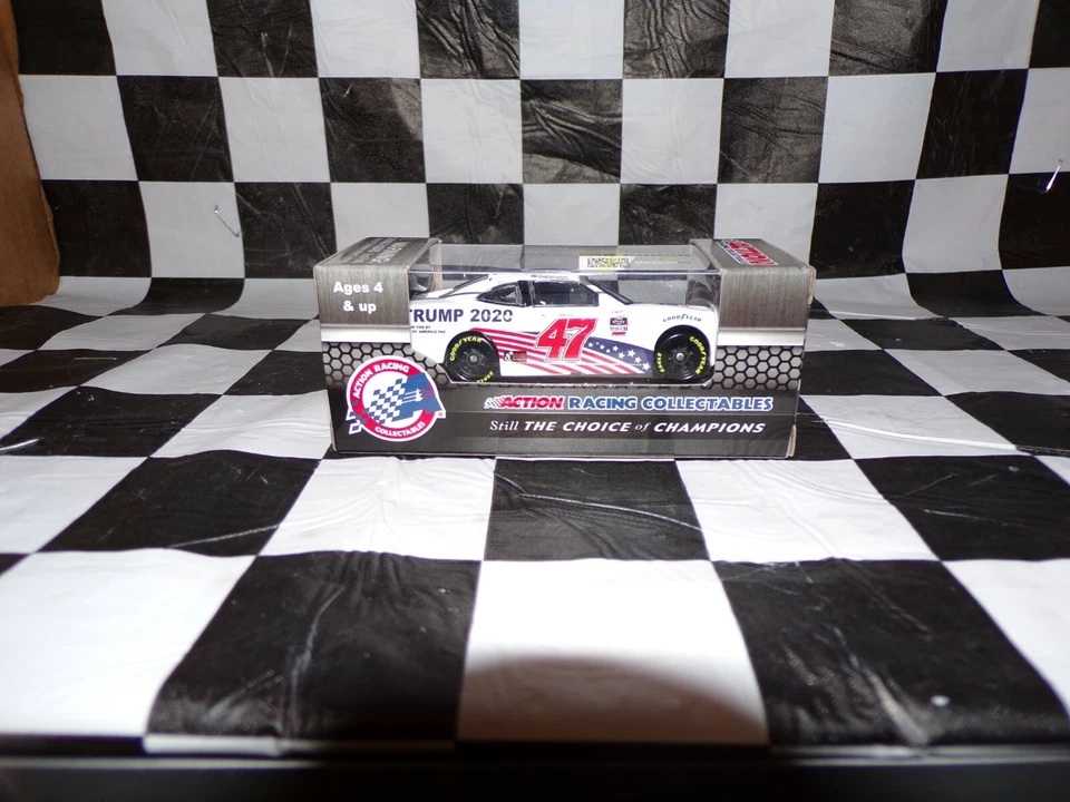 Joe Nemechek #47 Trump-Pence 2020 Camaro Nascar Action 1:64 Scala N472065TPJN - Immagine 2 di 4