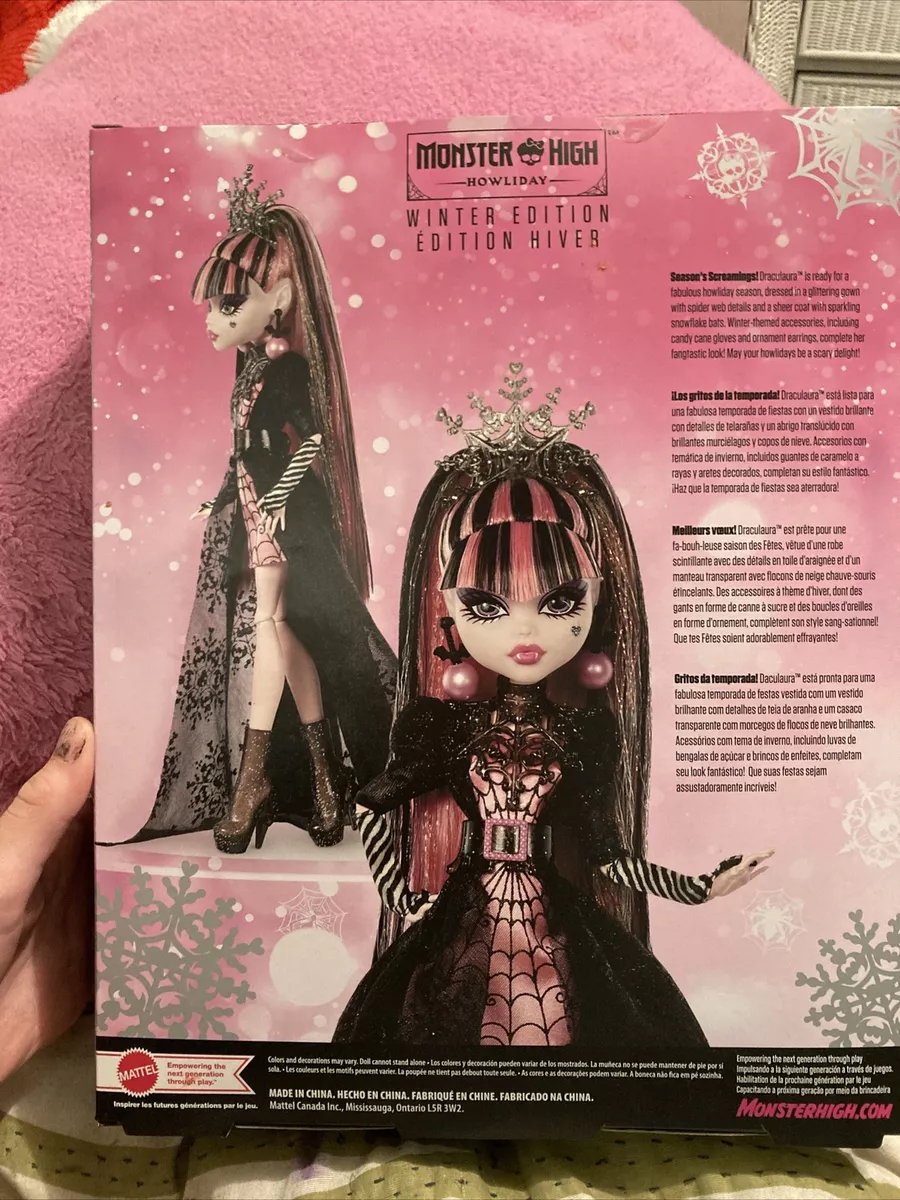 Monster High Howliday Draculaura Doll Winter Edition 2022 Mattel HKX67