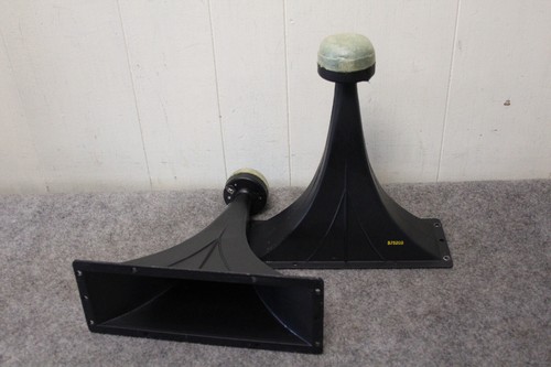 PAR DE ALTAVOCES BOCINAS METÁLICAS HEPPNER 16 ohmios rango medio 10" de colección