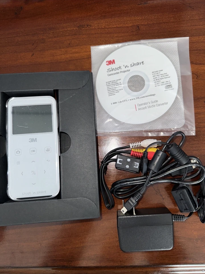 3M Cp40  V5R Shoot n' Share Camcorder & Projector  Open Box New - Image 3 of 3