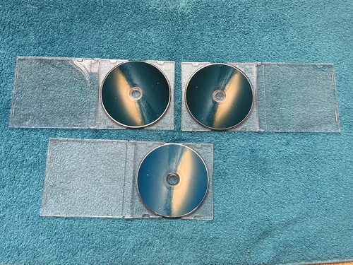 3 x Mac OS X 10.8 Mountain Lion ( original image burned on inkjet printable )