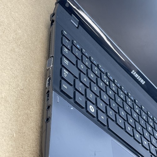 Samsung NP300E5C 15.6” Laptop - Intel i5 3210M/4GB RAM/240GB SSD/ Win 10 Pro - Picture 7 of 19