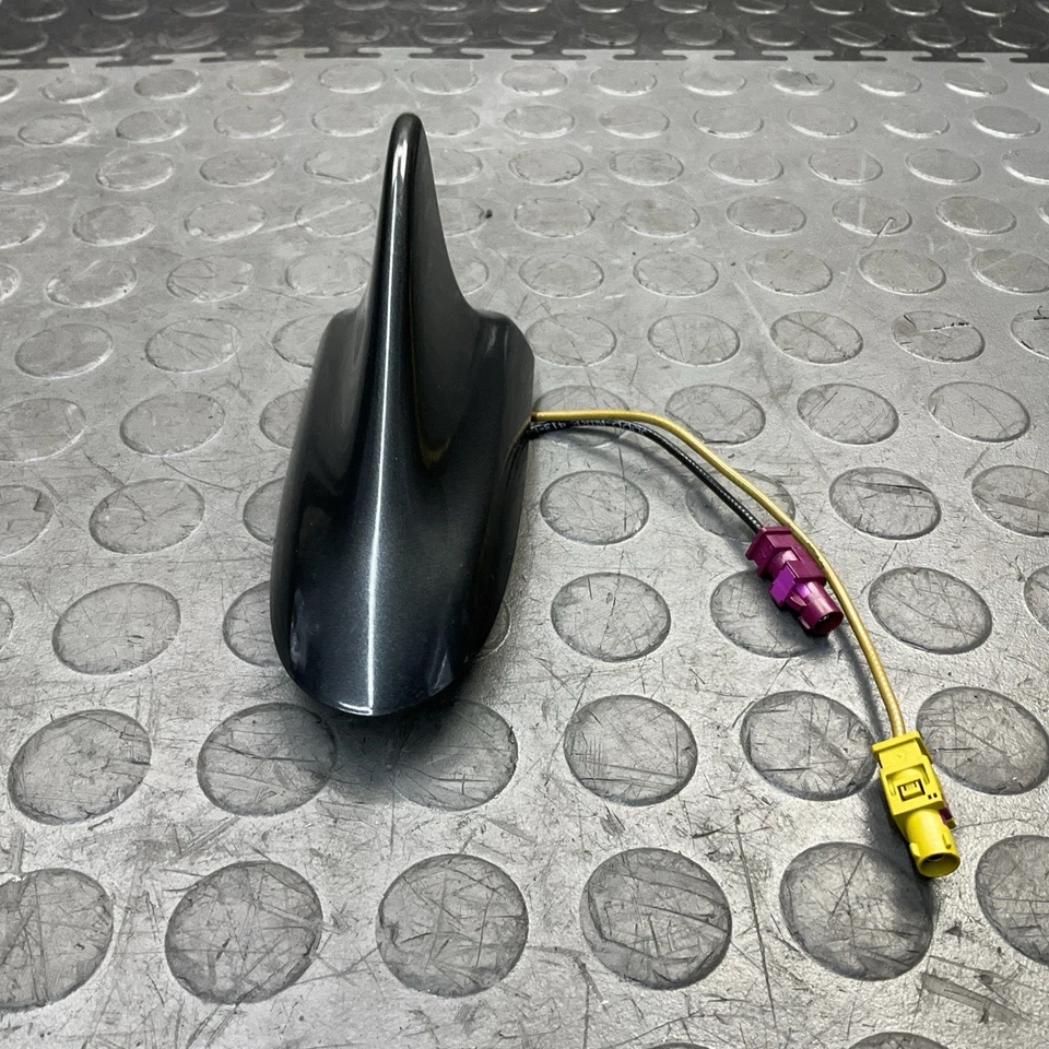 Cadillac XTS 2013-2017 techo trasero antena Shark Finn OEM Foto 4 de 4