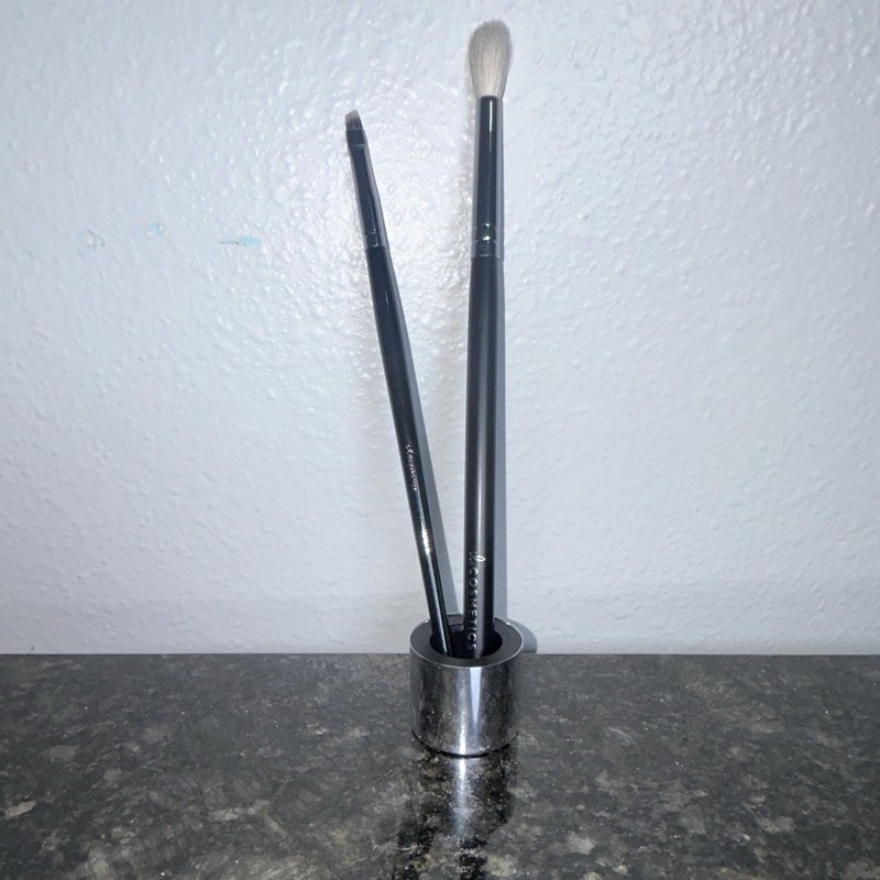 Ilo Cosmetics Makeup Brush Set ILO16-ILO62 Black/Silver Angled & Tapered