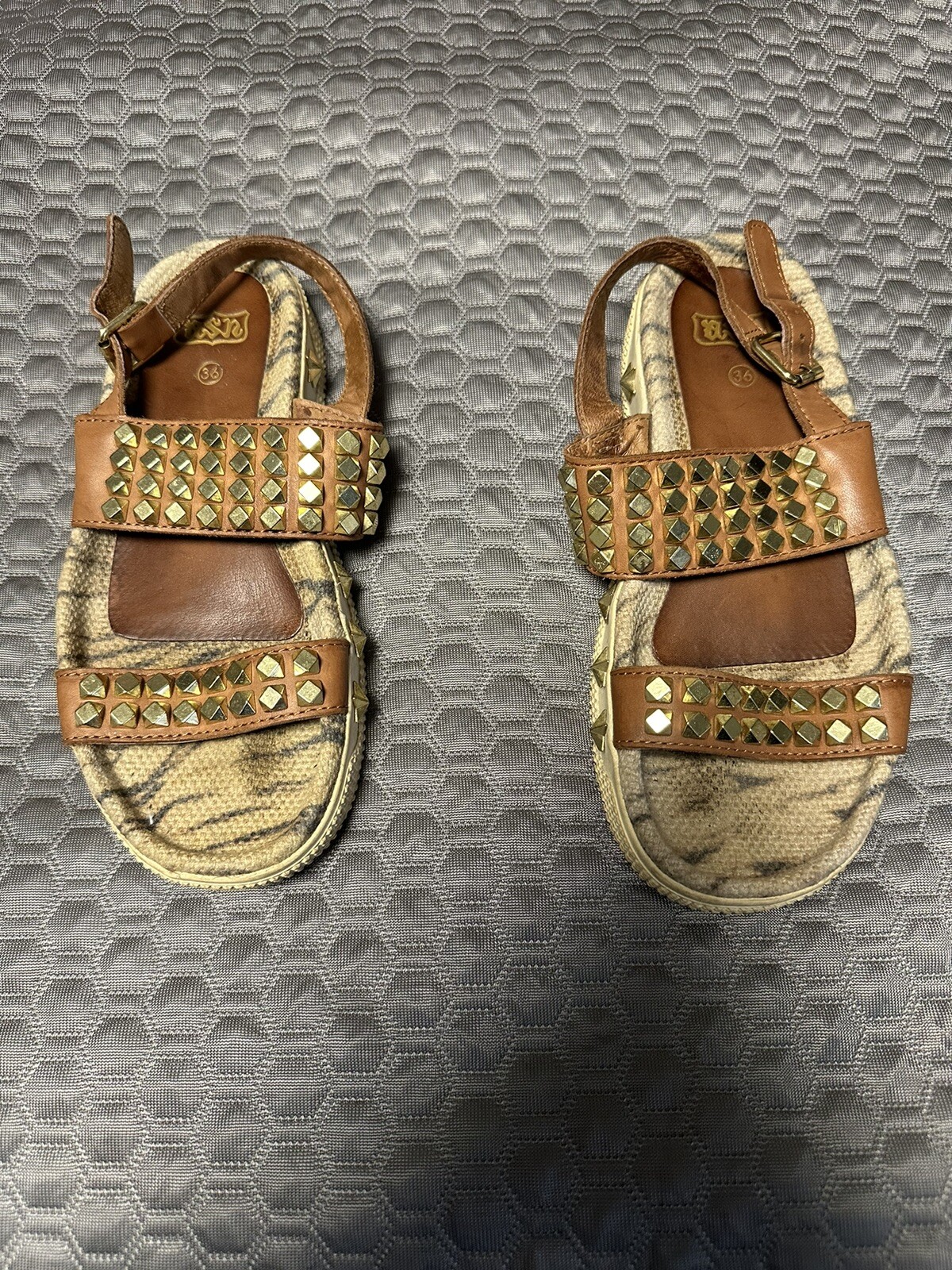 Picture 2 of 9