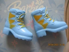 aBARBIE DOLL / PAIR OF SHOES: BOOTS, PUMPS ....... (426)