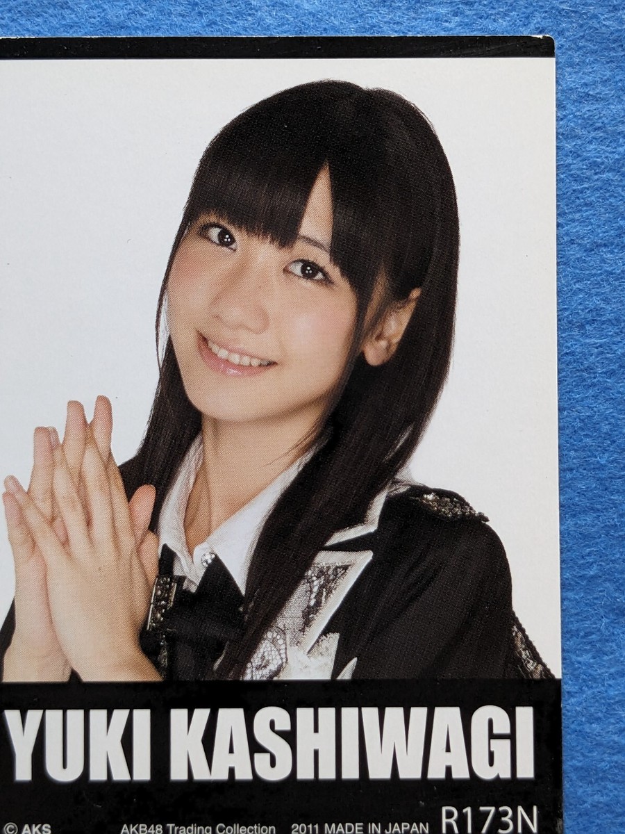 AKBカレンダー2011 AKB48 オフィシャルカレンダーBOX2011 大好評発売中！ - TOWER