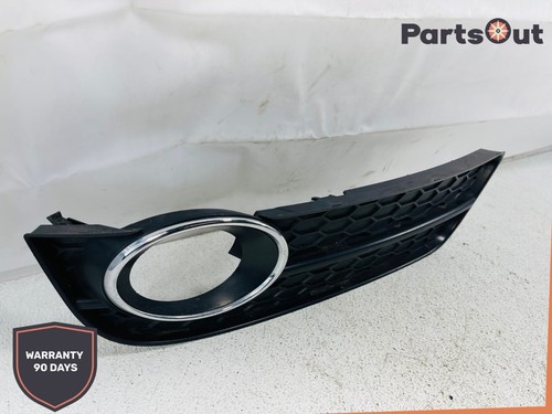 08-12 Audi A5 Front Right Fog Light Grille Cover 8T0807682 RH OEM - Picture 3 of 7