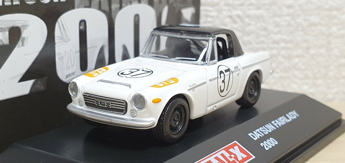 1/72 Real-X NISSAN DATSUN FAIRLADY 2000 RACING #37 diecast car