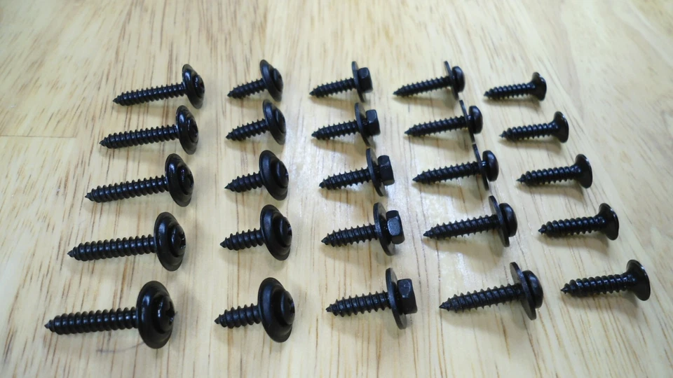 (55 piezas) ¡TORNILLOS INTR NEGROS! PARA COSECHADORA INTERNACIONAL/BRONCO/JEEP ETC (7 TIPOS) Foto 3 de 4