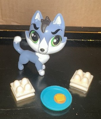 Littlest Pet Shop Blue Husky Dog Green Eyes w/ Food Accessories Eggs Breakfast