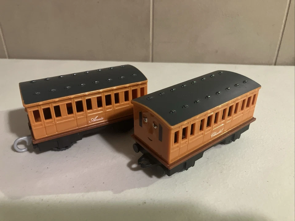 Juego de tren Thomas & Friends Trackmaster Annie Clarabel Coach Car Mattel 2019 Foto 4 de 4