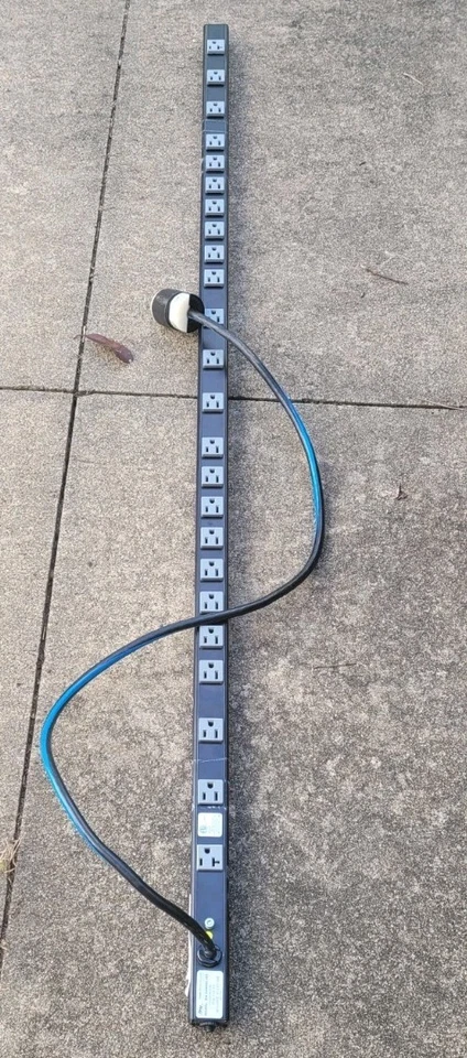 Middle Atlantic PD-2420SC-NS, 20A Vertical Power Strip, 24 Outlets - Image 4 of 4