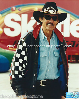 RICHARD PETTY THE KING NASCAR WINSTON CUP STOCK CAR RACING CHAMPION 8 X 10 PHOTO