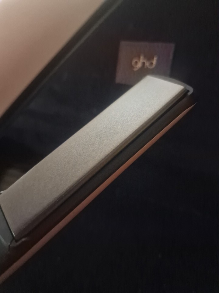 GHD Genuine Straighteners Rose Gold Dynasty with Travel Case Good